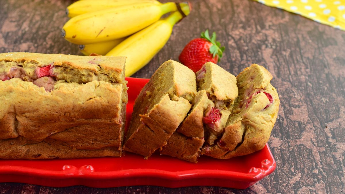 Strawberry Banana Bread Recipe