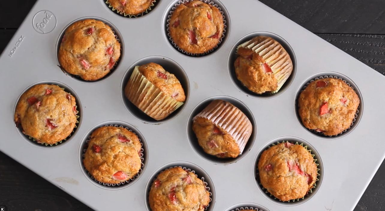 Strawberry Banana Bread Muffins Recipe